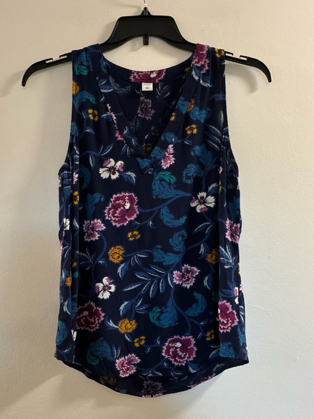 Old Navy Navy Floral V-Neck Tank with Pink and Teal Accents